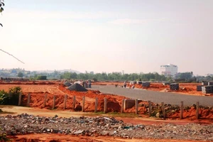 Nhiều dự án bất động sản chưa đủ điều kiện kinh doanh đã rao bán, nhận giữ chỗ tràn lan.