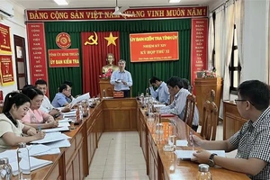 Liên quan đến các gói thầu AIC, Ủy ban Kiểm tra Tỉnh ủy Bình Thuận đã nhiều lần tổ chức các cuộc họp xem xét, quyết định thi hành kỷ luật các tổ chức, cá nhân vi phạm. Ảnh: Ủy ban Kiểm tra Tỉnh ủy Bình Thuận