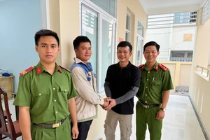 Bất ngờ nhận nửa tỷ đồng chuyển nhầm, người đàn ông tìm cách trả lại