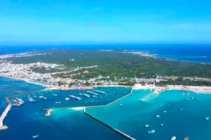 Đặc khu Phú Quý nhìn từ trên cao