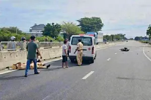 Trần Đại P. điều khiển xe máy, không chấp hành hiệu lệnh và tông chấn thương cảnh sát giao thông
