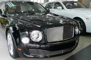 High class cars prices increase by billions of dongs after the Ministry of Finance issued Decision 942 (Photo: SGGP)