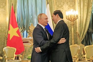 President Tran Dai Quang meets with Russian President Vladimir Putin in Moscow on Thursday. (Photo: VNA/VNS)