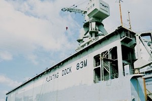 Floating dock 83M, one hundreds of billions of dong loss making projects of Vinalines