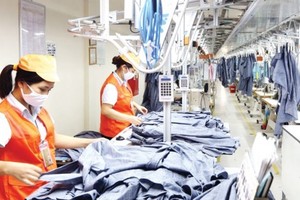 Garment product making at Garment 10 Company (Photo: SGGP)