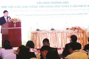 Chairman Nguyen Thanh Phong states at the conference (Photo: SGGP)