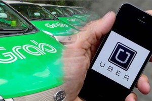 The Ministry of Industry and Trade proposes to consider Uber and Grab as transport firms