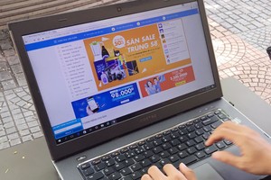 Online shopping has more and more developed in Vietnam 