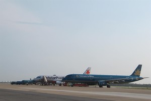 Air planes of the National Vietnam Airlines land at Da Nang International Airport, Da Nang City. (Photo: VNS)