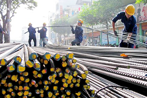 Vietnam exports 300,000 tons of steel billet in 2017 (Photo: SGGP)