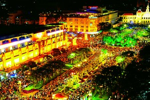Nguyen Hue walking street in downtown HCMC (Photo: SGGP)