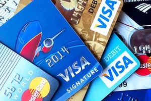 15 years old persons permitted to use credit cards
