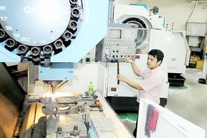 Mechanical molds manufacturing at Lap Phuc Mechanic Company (Photo: SGGP)