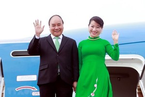 Prime Minister Nguyen Xuan Phuc and his spouse (Source: VNA)