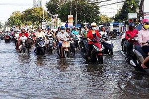 A flooded street in Can Tho City (Photo: SGGP)