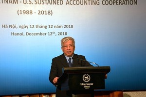 Deputy Minister of Defence Sen. Lt. Gen. Nguyen Chi Vinh addresses the ceremony in Hanoi on December 12 (Photo: qdnd.vn)