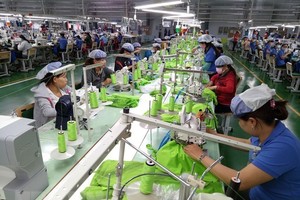 The factory of the Far Eastern New Apparel Vietnam company in Bac Dong Phu Industrial Park, Binh Phuoc province (Photo: VNA)