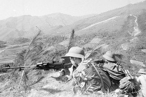 It is the courage and resolve of soldiers of the Vietnam People’s Army that contributed to the victory of the northern border defence war in Vietnam 40  years ago (February 17), said Russian Major General Viktor Demyanenko. (Photo: VNA)