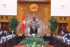 Prime Minister Nguyen Xuan Phuc speaks at the working session (Photo: VNA)
