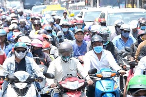 Private vehicles in HCMC (Photo: SGGP)