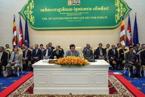 Prime Minister Hun Sen speaks at the 18th Government-Private Sector Forum on March 29 (Source: phnompenhpost.com)