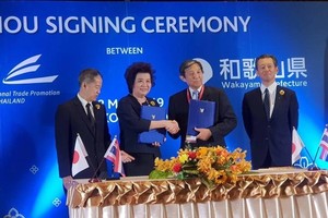 At the signing ceremony (Photo: NNT)