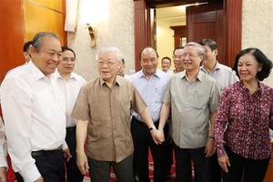Party General Secretary and President Nguyen Phu Trong (second from left) at the meeting (Photo: VNA)
