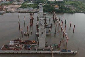 A tidal flood control work in HCMC (Photo: SGGP)