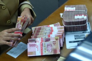 The Indonesian Financial Services Authority (FSA) has revised the credit growth in 2019 down to the range 8-10 percent from the range of 12-14 percent it forecast in the middle of the year. (Photo: Antara)