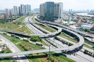 Hanoi Highway and Cat Lai intersection