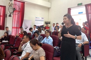 Representative of Duy Khanh Mechanical Co., Ltd speaking at the forum