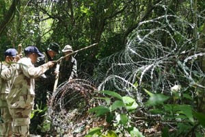  Thai Deputy Prime Minister Prawit Wongsuwan says on September 16 that the border checkpoints between Thailand and Myanmar are temporarily sealed in an attempt to curb possible COVID-19 infections and drug trafficking. (Photo: thethaiger.com)