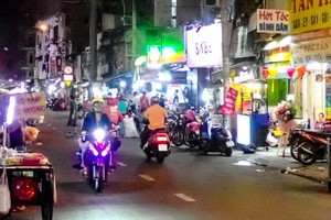 A nightly cuisine area on Nguyen Thuong Hien street (Photo: SGGP)