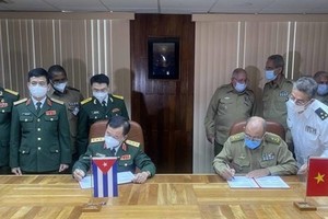 Vietnam, Cuba’s defence leaders hold talks
