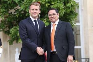 PM Pham Minh Chinh meets French President