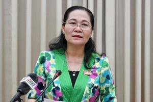 Chairwoman of the HCMC People’s Council Nguyen Thi Le speaks at the meeting. (Photo: SGGP)