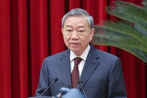 Top leader delivers keynote speech at 13th Party Central Committee’s 11th plenum