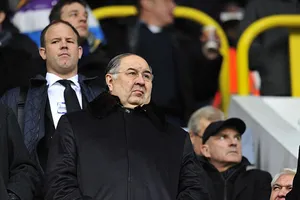 Usmanov muốn tạo “bom tấn” cho Arsenal. 