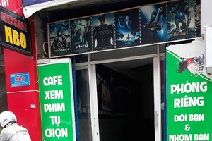 Góc khuất xem phim giường nằm