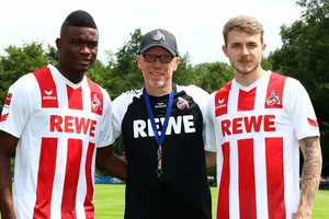 Jhon Cordoba (trái) và Jannes Horn (phải), hai trong số 4 tân binh của Cologne trong mùa Hè này.