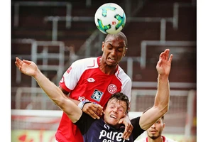 Abdou Diallo (phía sau), một trong 5 tân binh của Mainz trong mùa Hè này .