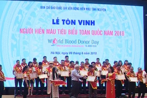 Tôn vinh những tấm gương hiến máu tiêu biểu năm 2018