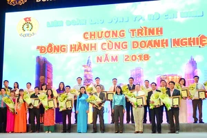 Tuyên dương các chủ doanh nghiệp