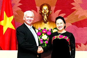 Chủ tịch Quốc hội Nguyễn Thị Kim Ngân tiếp Viện trưởng  Viện Kiểm sát tối cao Hungary Péter Polt. Ảnh: TTXVN