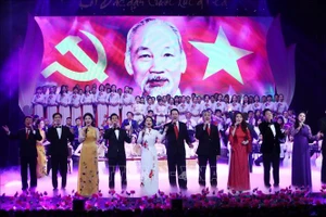 Xúc động chương trình nghệ thuật “Lời Bác dặn trước lúc đi xa”