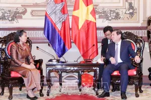 Chủ tịch UBND TPHCM tiếp Phó Thủ tướng Campuchia