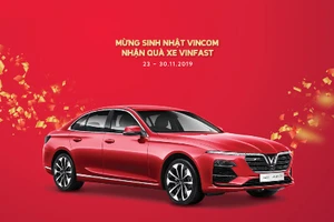 VINCOM tặng xe VINFAST LUX A2.0 trị giá hơn 1 tỷ đòng mừng 15 năm thành lập