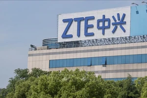 Biểu tượng ZTE tại văn phòng ở Thượng Hải, Trung Quốc. Ảnh: AFP/TTXVN