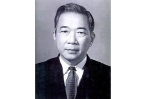 Nhà thơ Tố Hữu