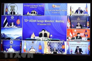 Bộ trưởng Ngoại giao các nước ASEAN dự hội nghị trực tuyến. Ảnh: TTXVN
